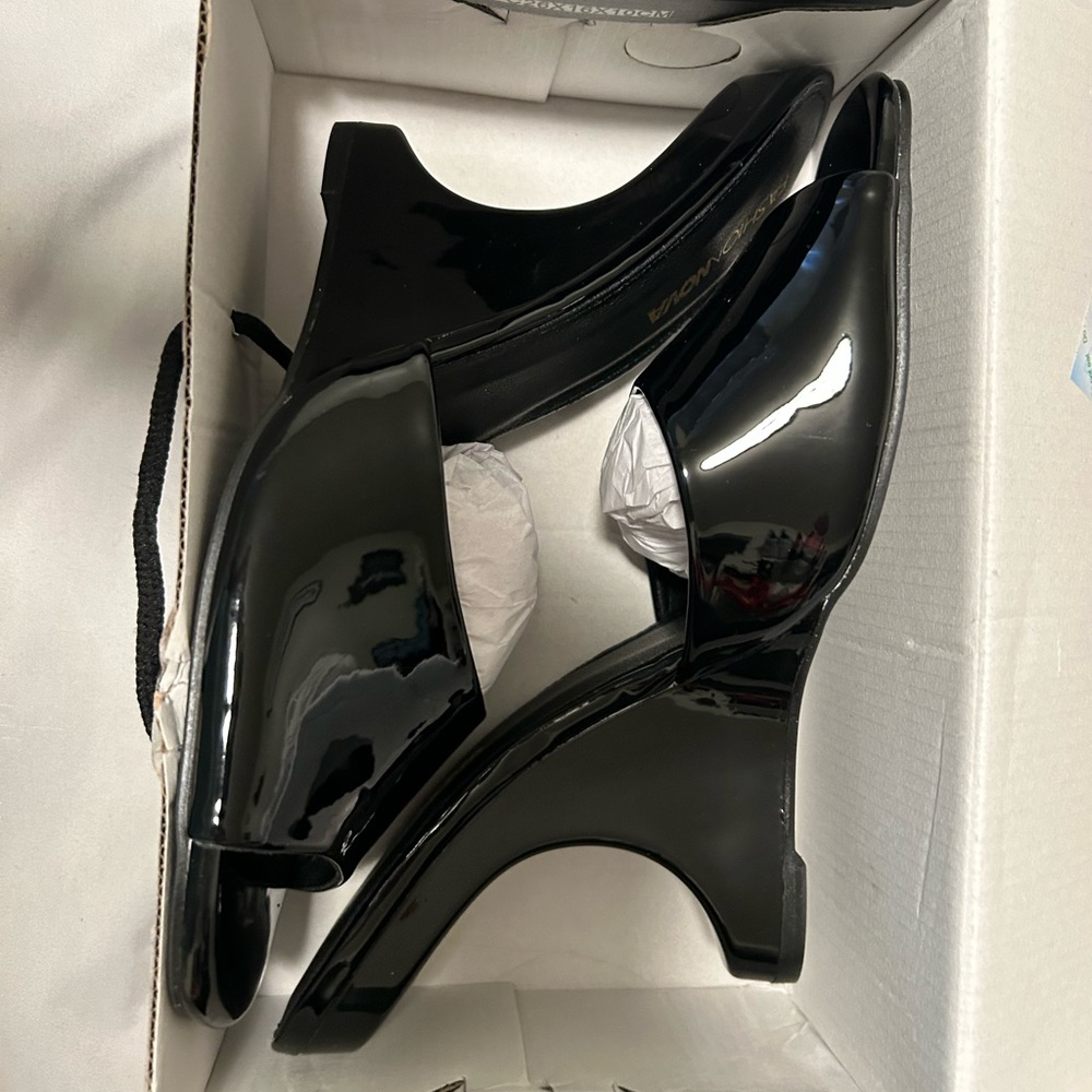Fashion nova heels 🖤 - Picture 1 of 3